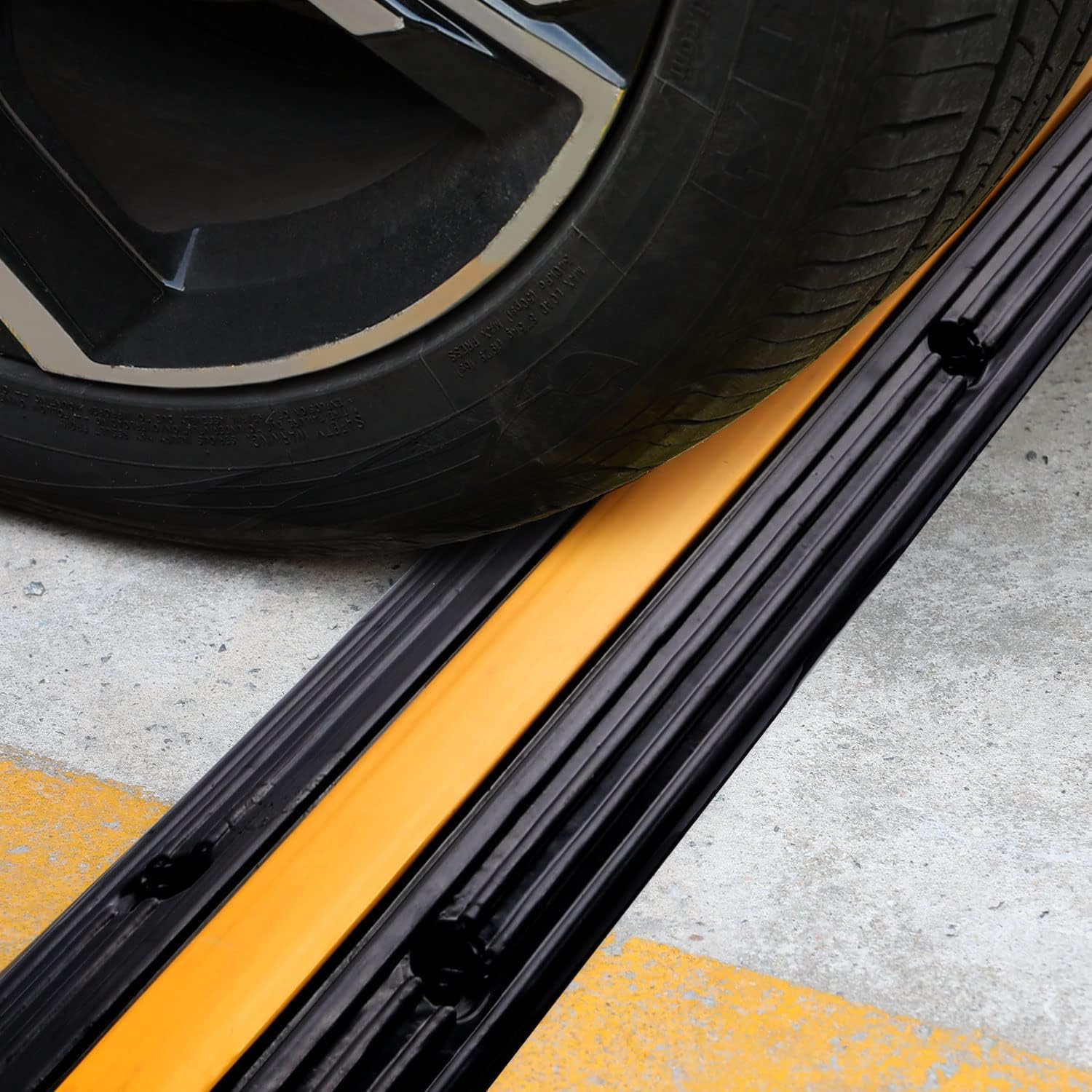 4 Pack of 1 Channel Cable Ramp Hose Protector Ramps Rubber Cable Protector Ramp Heavy Duty Speed Bumps for Wire Hose Pipe Hider Driveway &Indoor Pack of 2
