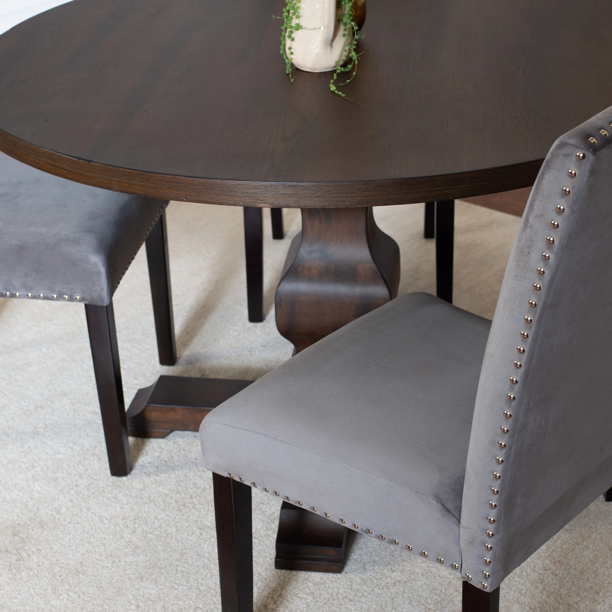 Roundhill Furniture Fordsville 5-piece Dining Set, Pedestal Round Table with 4 Stylish Chairs, Gray