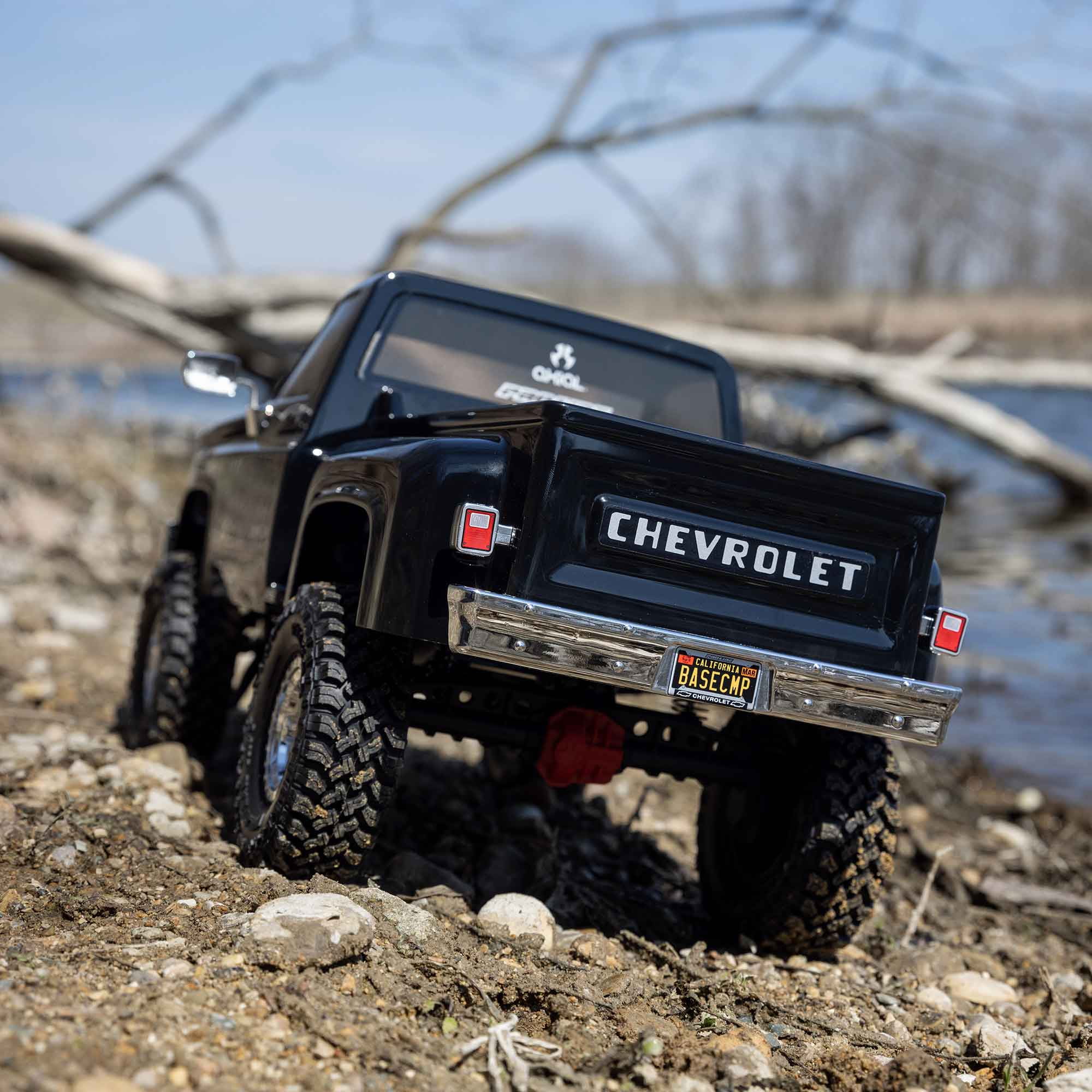 Axial RC Truck SCX10 III Base Camp 82 Chevy K10 RTR Ready-To-Run Battery and Charger Not Included Black AXI03030T2