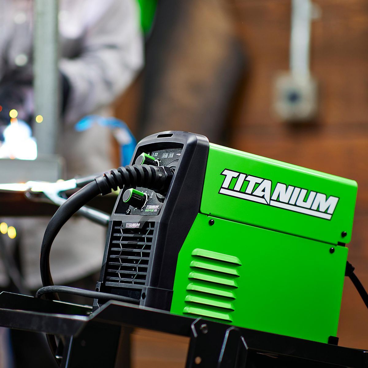 TITANIUM Easy-Flux 125 Amp Welder