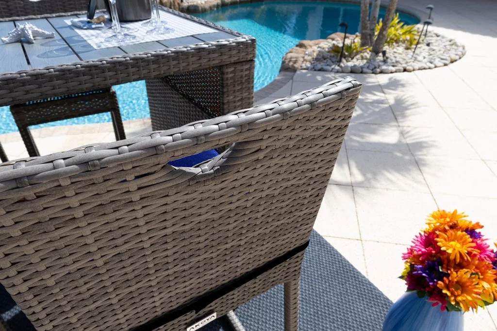 Sorrento 7-Piece Resin Wicker Outdoor Patio Furniture Bar Set in Gray W/Bar Table and Six Bar Chairs (Flat-Weave Gray Wicker, Sunbrella Canvas Navy)