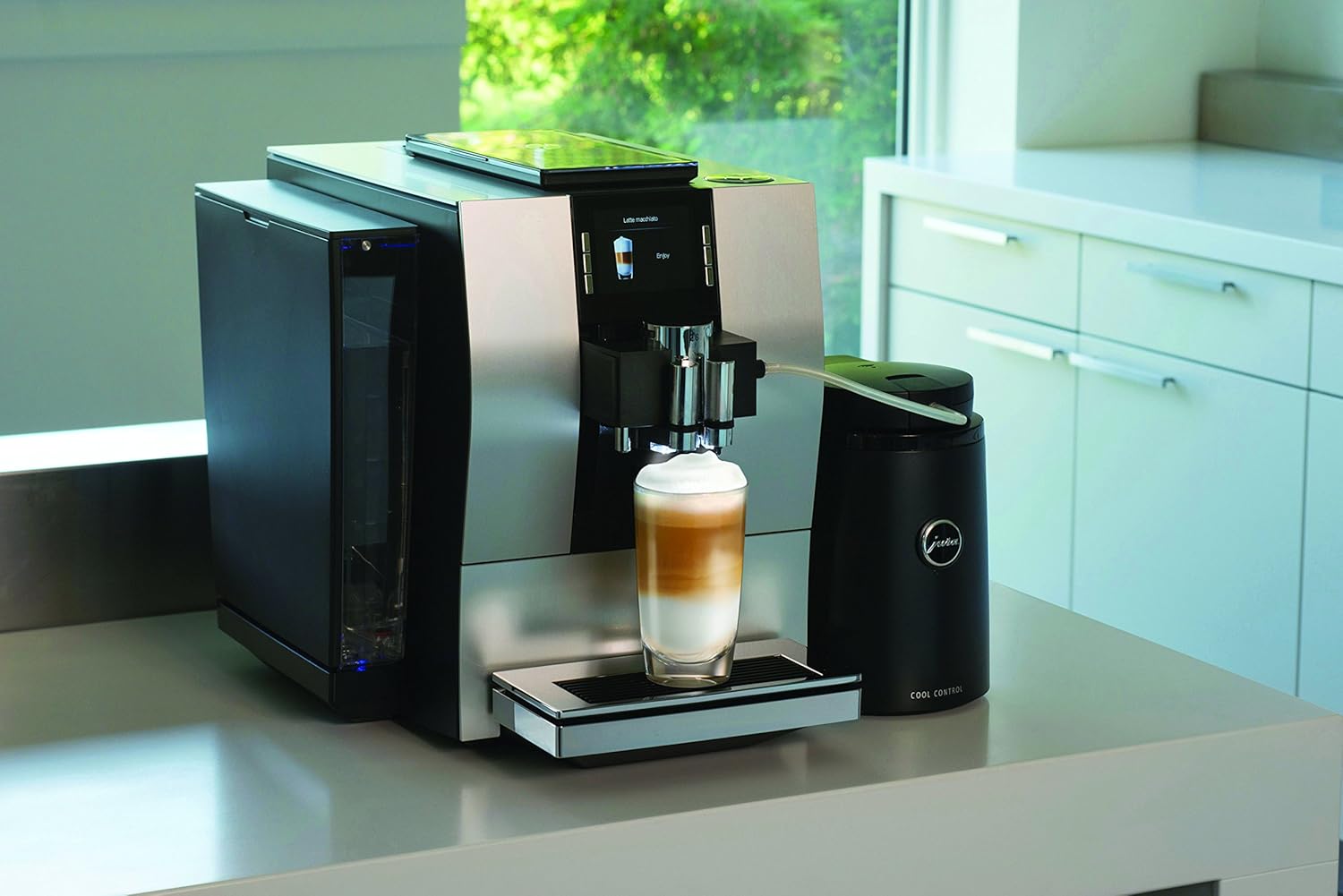 Jura 15093 Automatic Coffee Machine Z6, 81 ounces, Aluminum