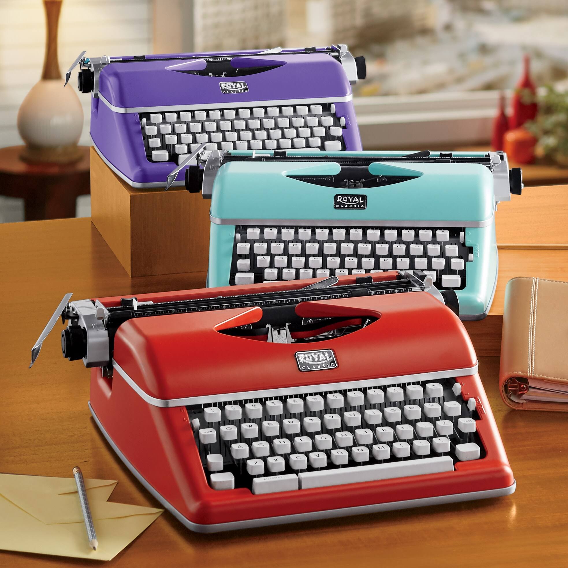 Royal Classic Manual Typewriter (Mint Green)