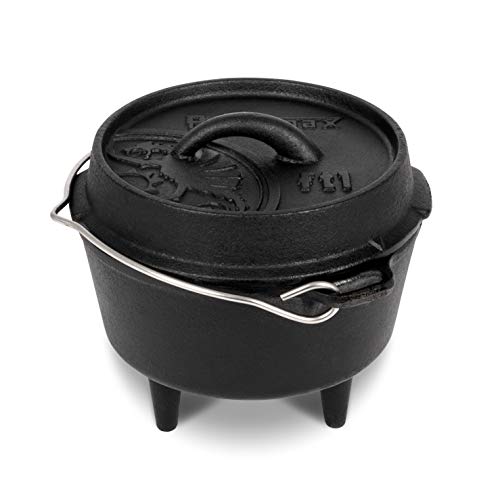 Petromax Cast Iron Dutch Oven for Cooking or Baking Outdoors Over a Campfire or in the Home Kitchen, Pre-Seasoned Cookware Conducts Heat Evenly, 3 Legs