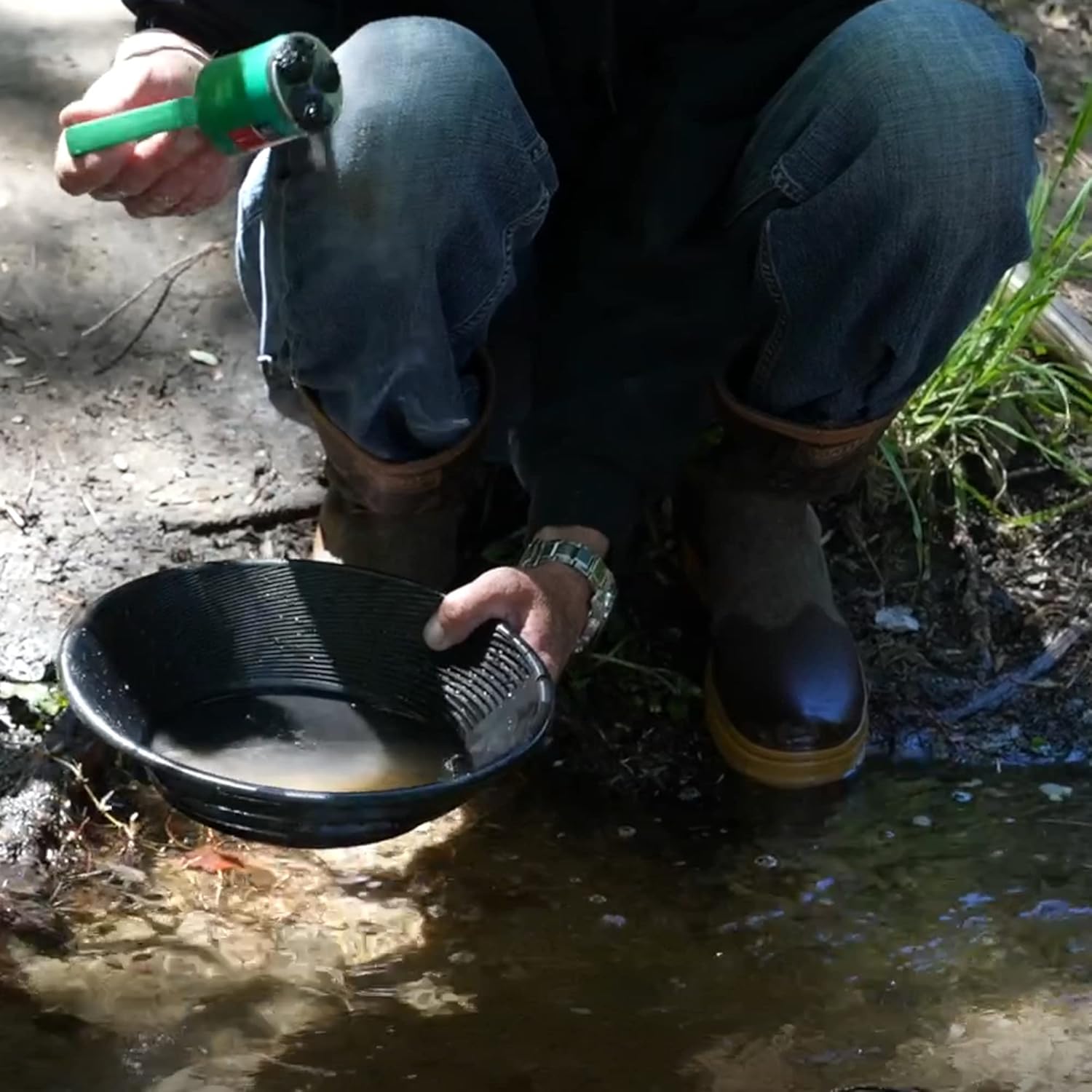 53 inch Sluice Box Compact Gold Panning Kit; Portable Sluice Box and 2 Classifier sifting Pans; Huntley Spoon; paydirt Scoop; classify While You Sluice with This Patented Prospecting Tool Set (Black)
