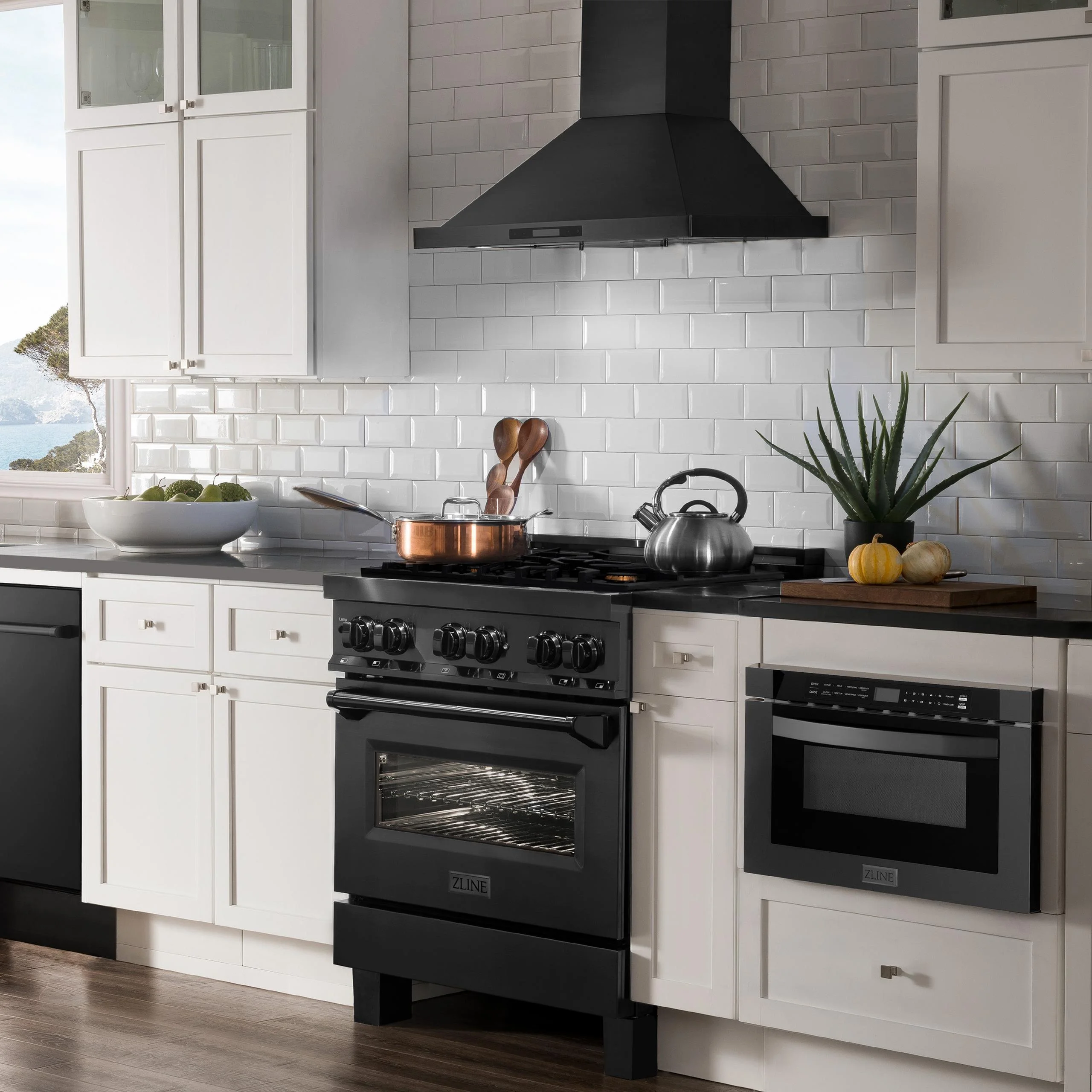 ZLINE 24" 1.2 cu. ft. Microwave Drawer in Black Stainless Steel