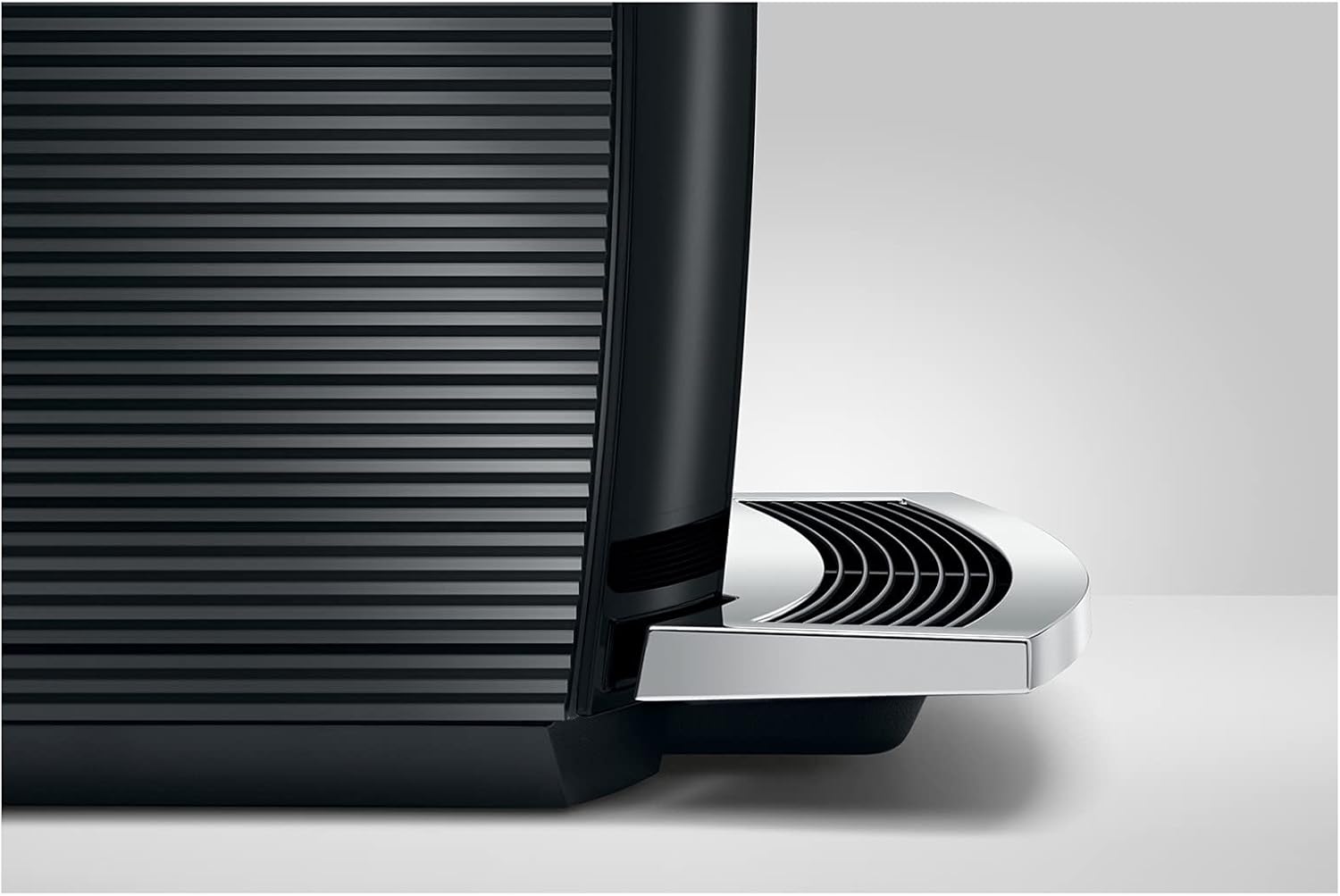 Jura E8 (NAA) 4th Gen Automatic Coffee Machine (Piano Black)