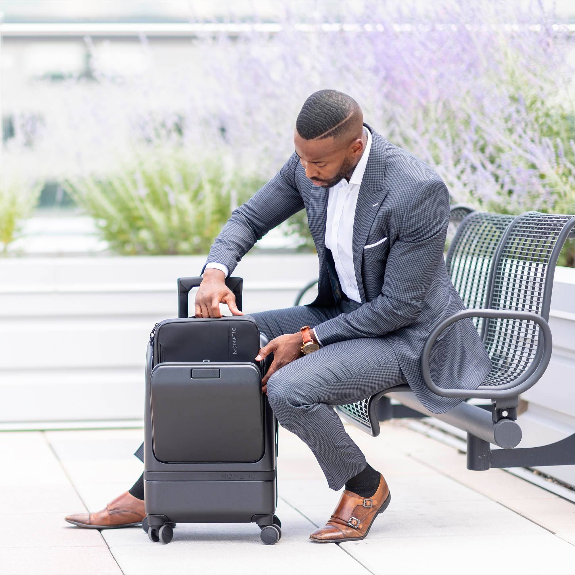 Nomatic - Carry-On Pro 22x22 Spinning Suitcase