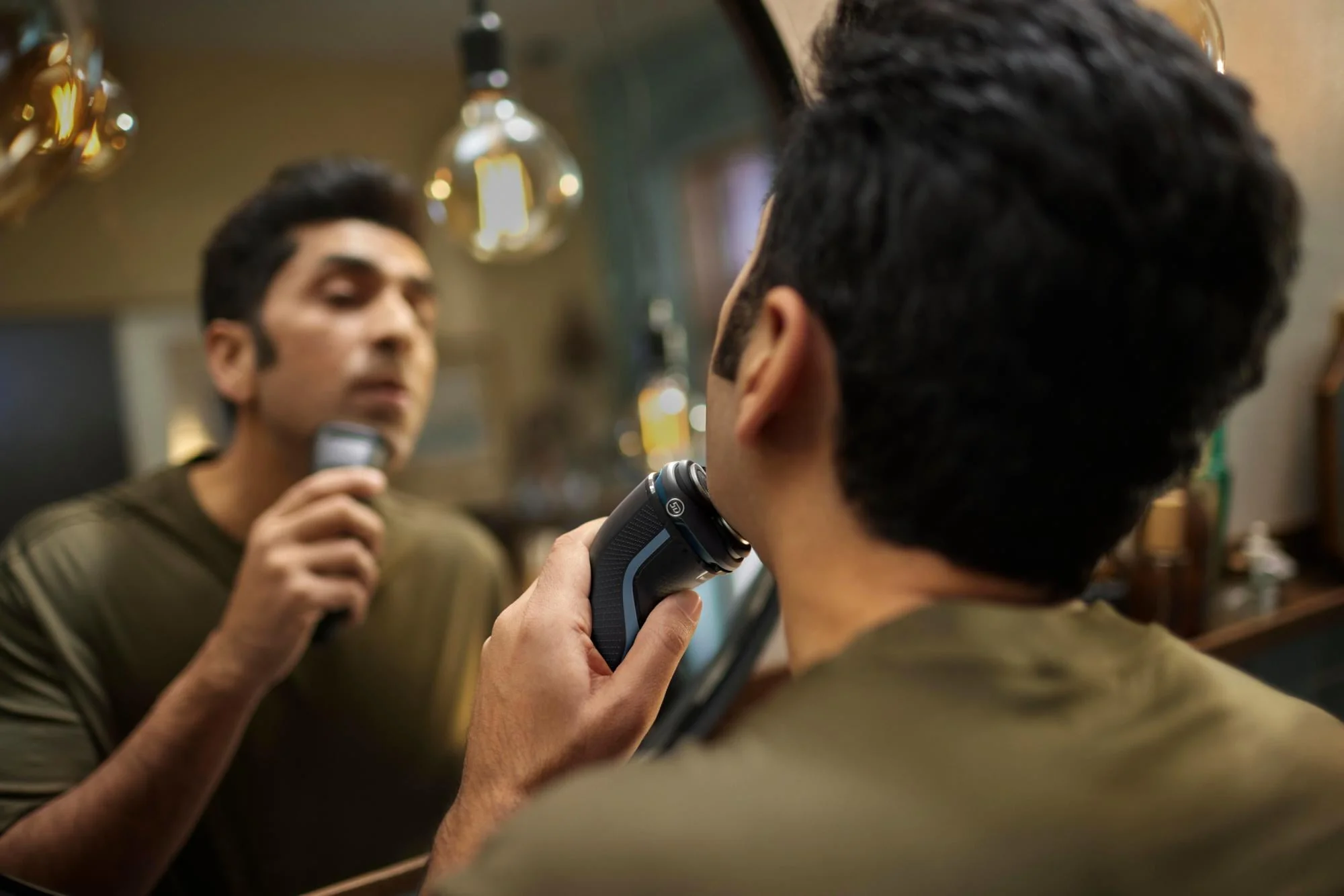 Philips Norelco Shaver 3600, Rechargeable Wet & Dry Electric Shaver with Pop-Up Trimmer and Storage Pouch