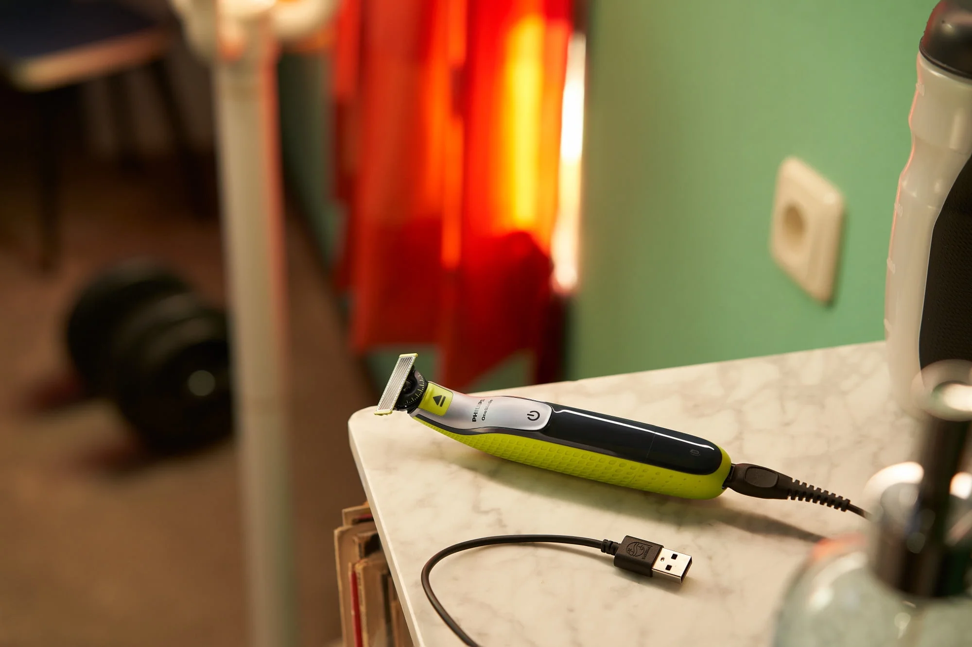 Philips Norelco Oneblade 360 Face + Body, Hybrid Electric Razor and Beard Trimmer For Men with 5-In-1 Face Stubble Comb and Body Hair Trimmer Kit, QP2834/70