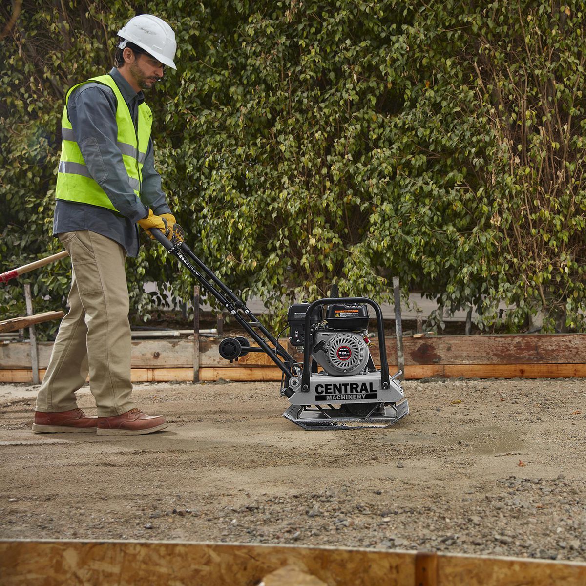CENTRAL MACHINERY 7 HP Plate Compactor with Wheel Kit