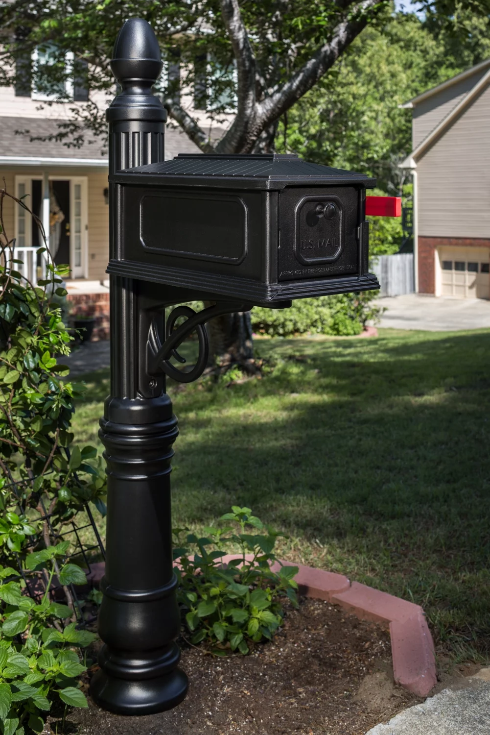 Architectural Mailboxes Stratford All-in-One, Medium, Plastic, Mailbox & Post Combo, Black, SC000B01