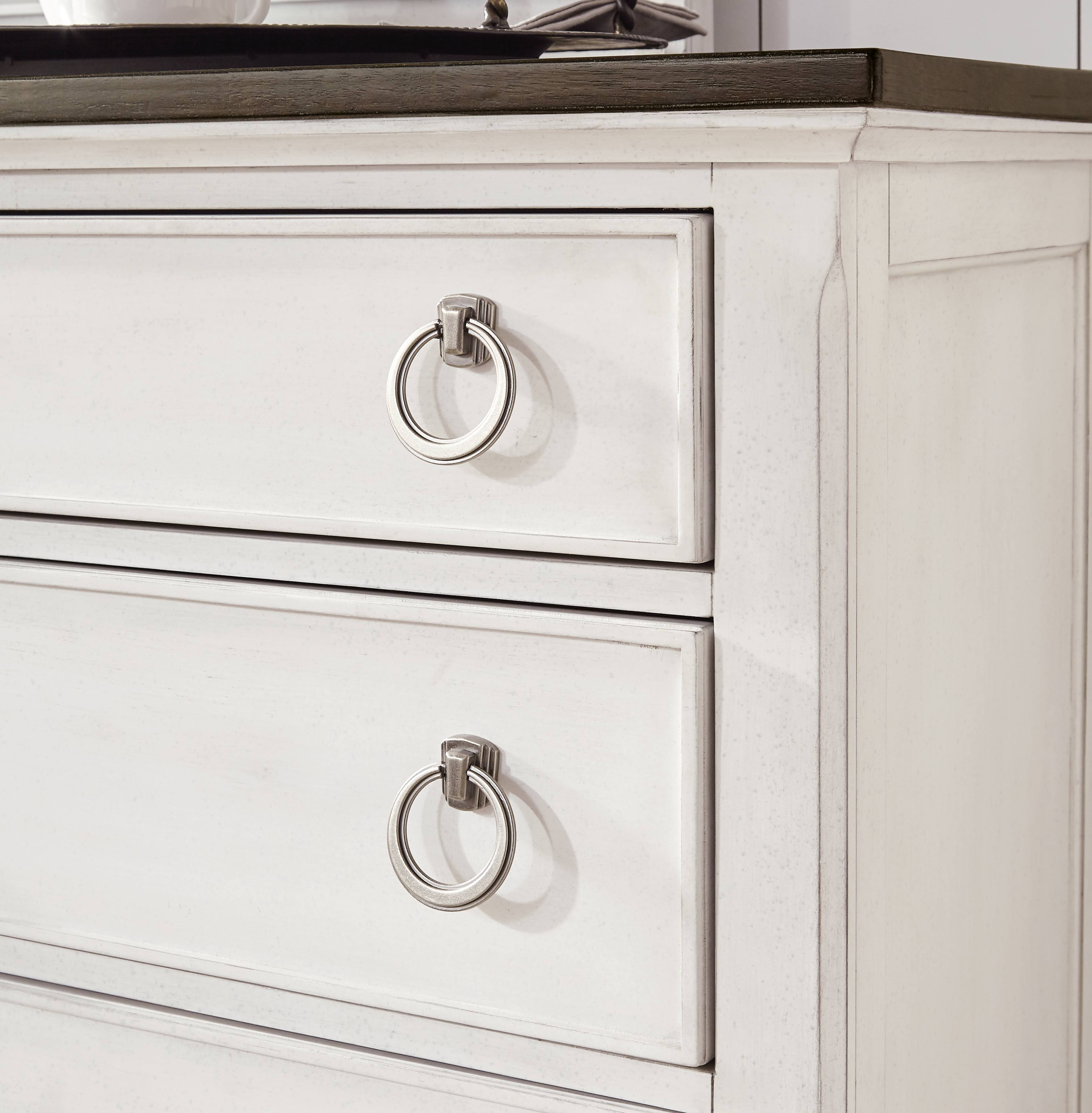 Nashbryn - Three Drawer Night Stand