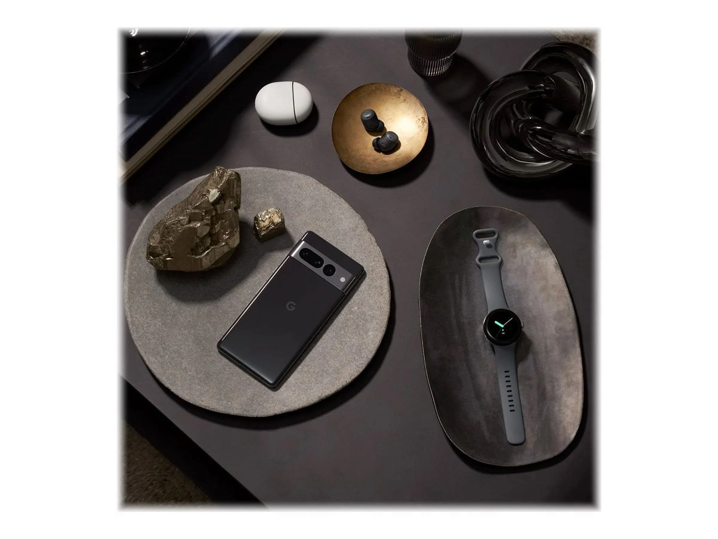 Google Pixel 7 Pro - 5G smartphone - dual-SIM - RAM 12 GB / Internal Memory 128 GB - OLED display - 6.7" - 3120 x 1440 pixels (120 Hz) - 3x rear cameras 50 MP, 48 MP, 12 MP - front camera 10.8 Megapixel - obsidian