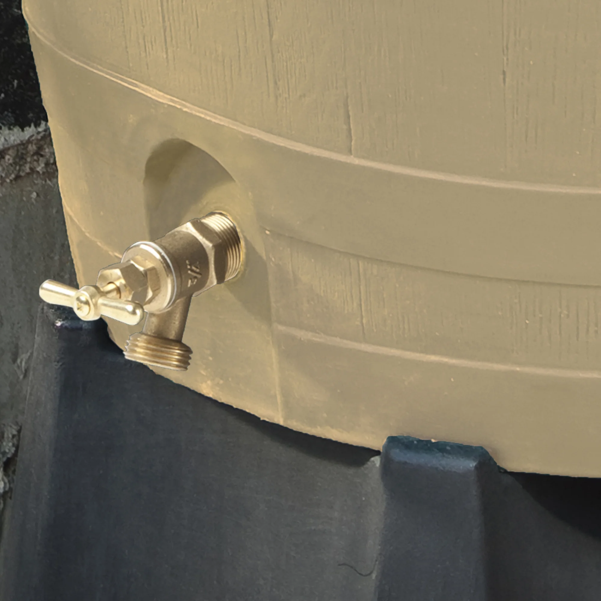 RTS Home Accents Polyethylene 50 Gallon Flat Back Brass Spigot Rain Barrel, Oak Color