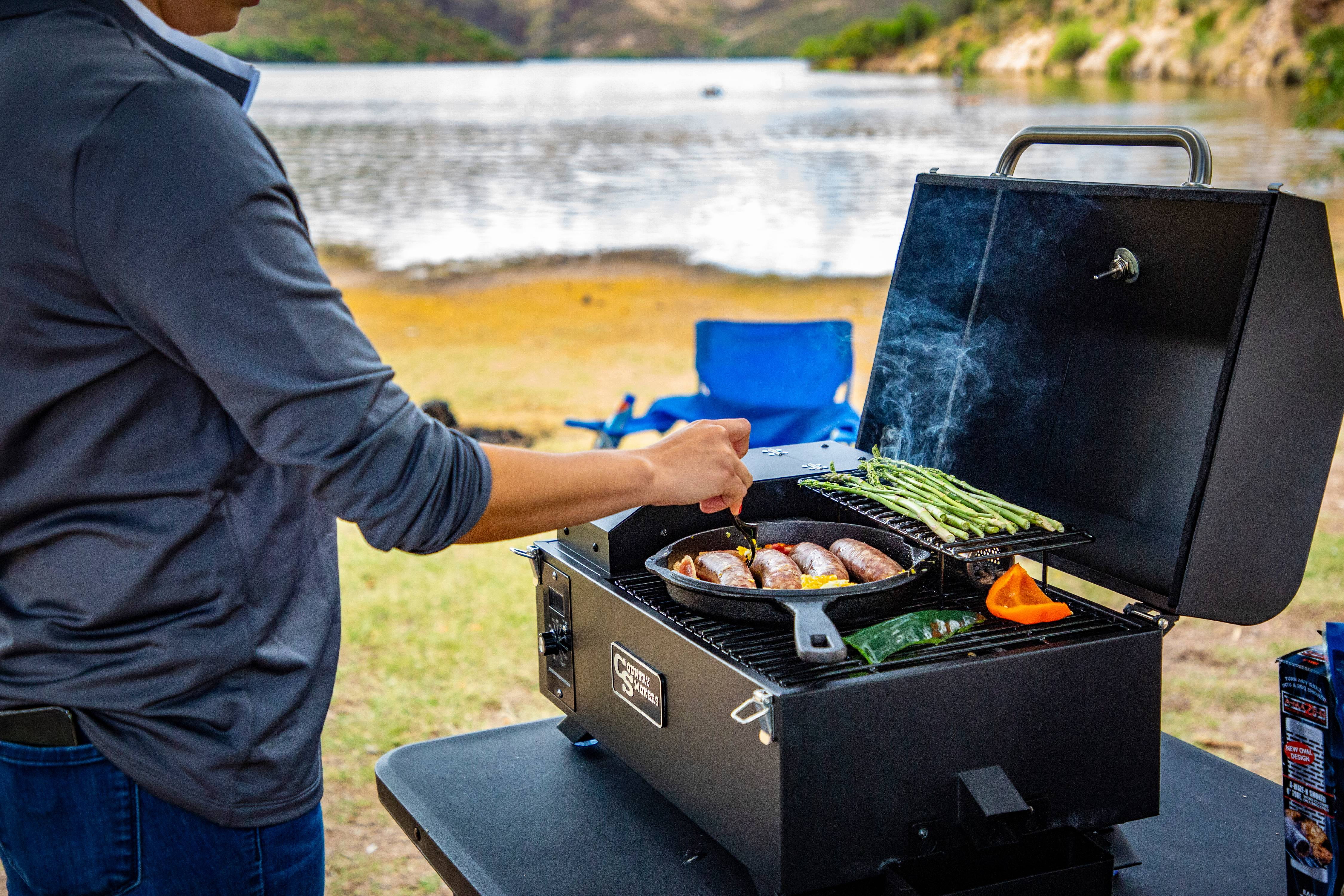 Country Smokers 21 sq ft Pellet Grill