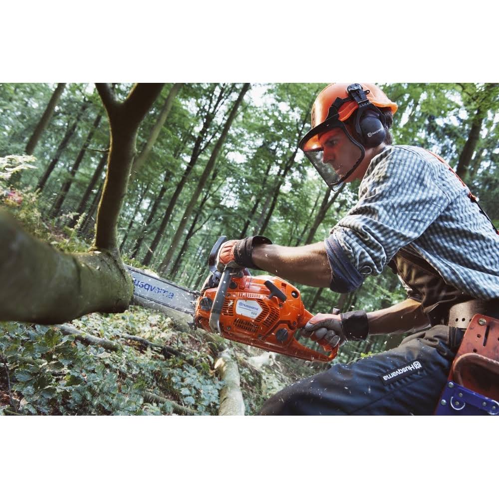 Husqvarna 555 Chainsaw -18x22 Petrol
