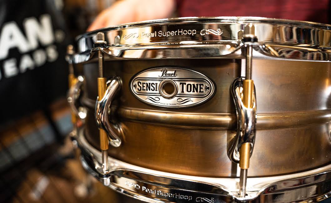 Pearl 14x22 x 5x22 SensiTone Premium Beaded Brass Snare Drum