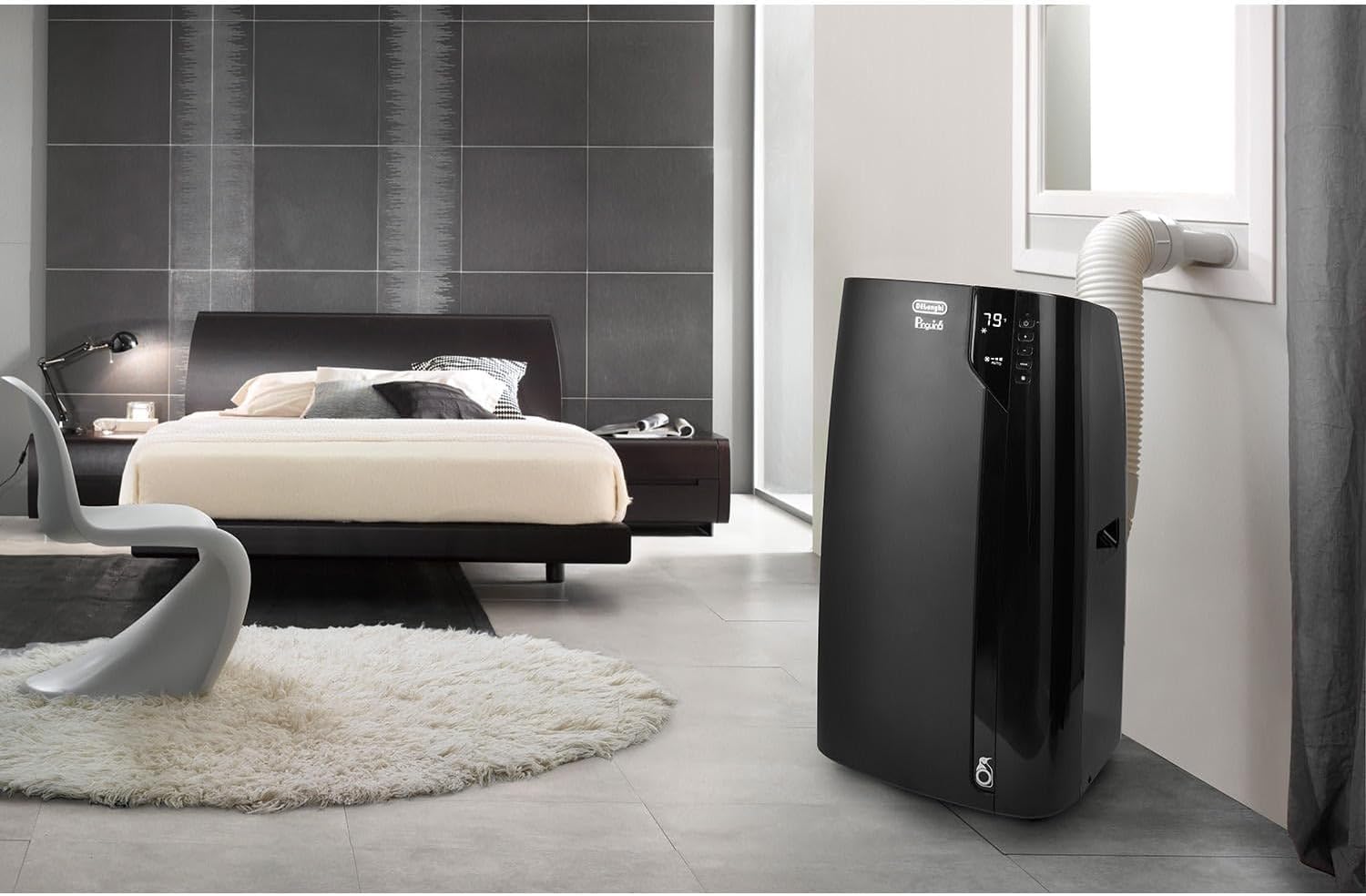 De'Longhi PACEX290LN-1A BK Pinguino 700 sq ft 4 in 1 All Season Use: Air Conditioner
