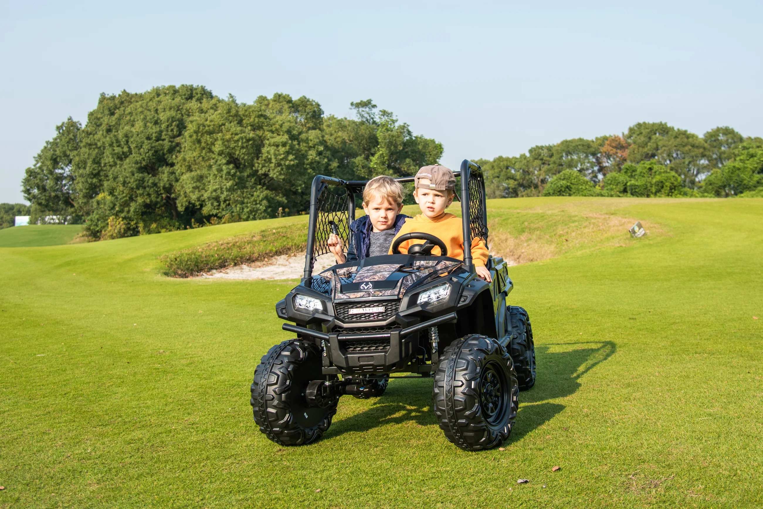 Realtree XD UTV 24V battery-operated ride-on with remote, MP3,USB for Kids 3+ years