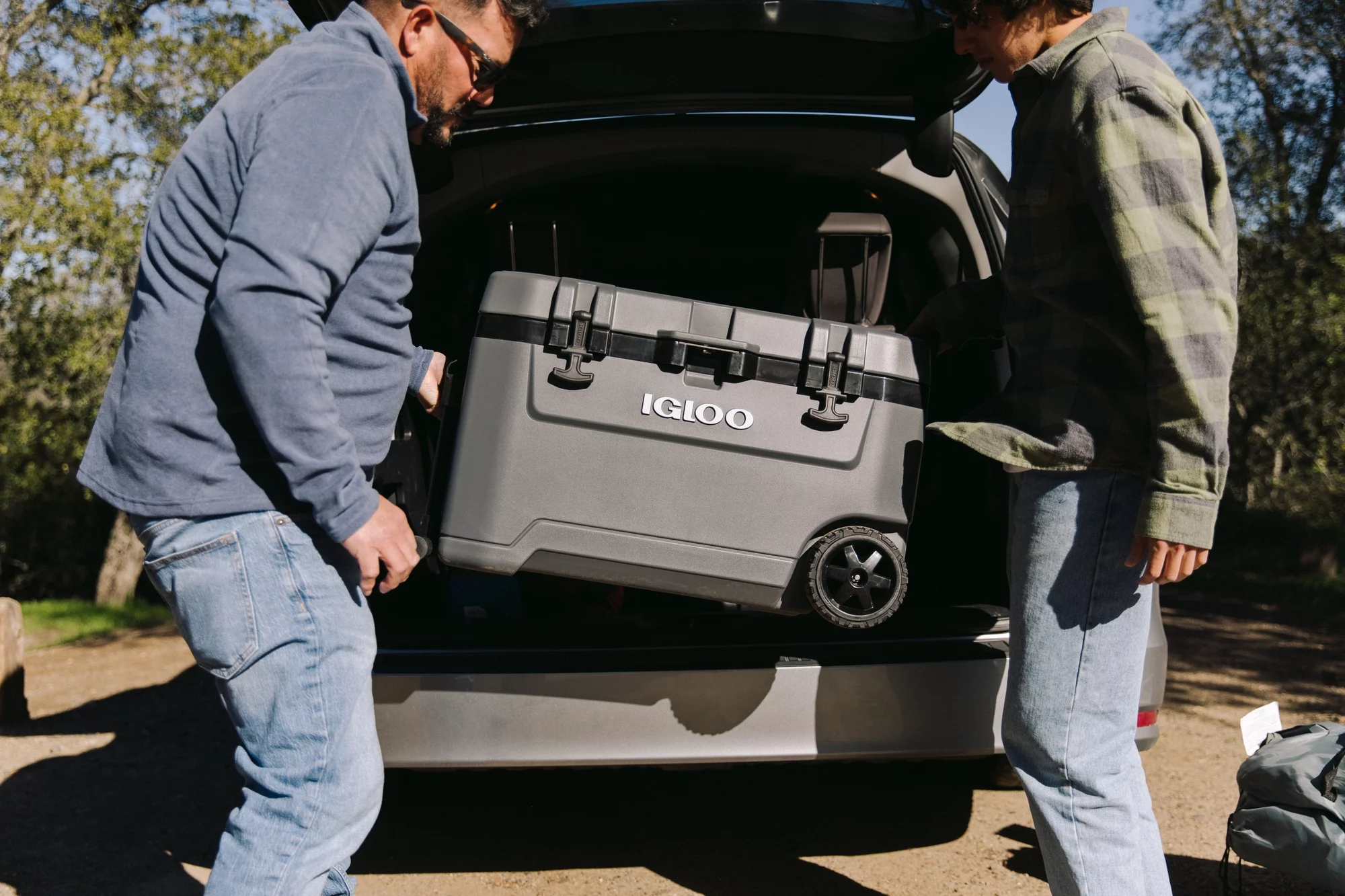 Igloo Overland 72 Quart Ice Chest Cooler with Wheels, Gray (31" x 18" x18)