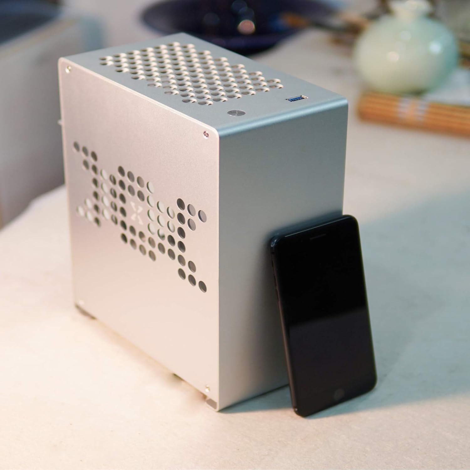 A1 Mini ITX Case Desktop PC Case Micro Slim Portable 2021 Small Backpack Aluminum Alloy Chassis DIY Installation for Gaming and Home Use