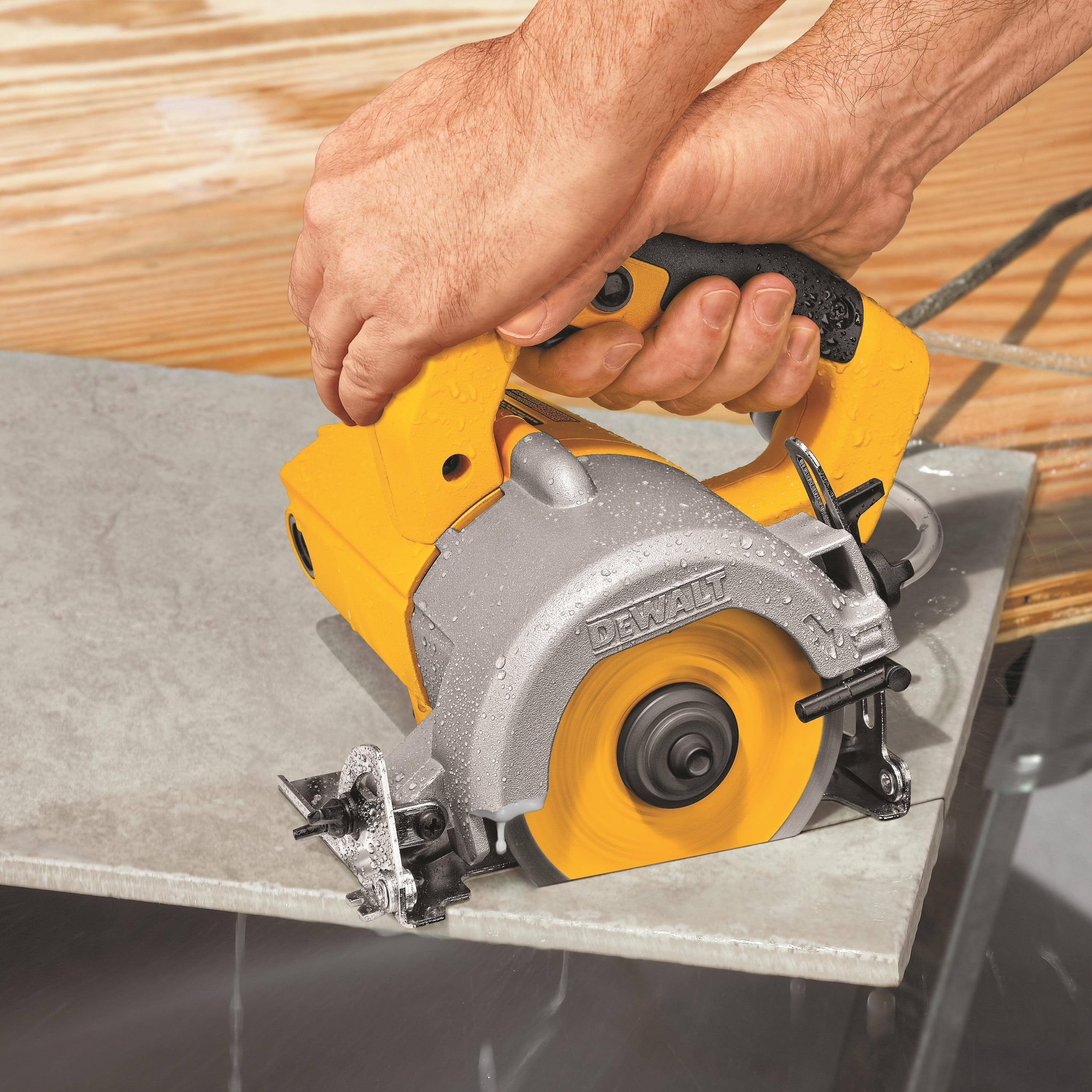 DeWalt DWC860W Wet/Dry Tile Saw