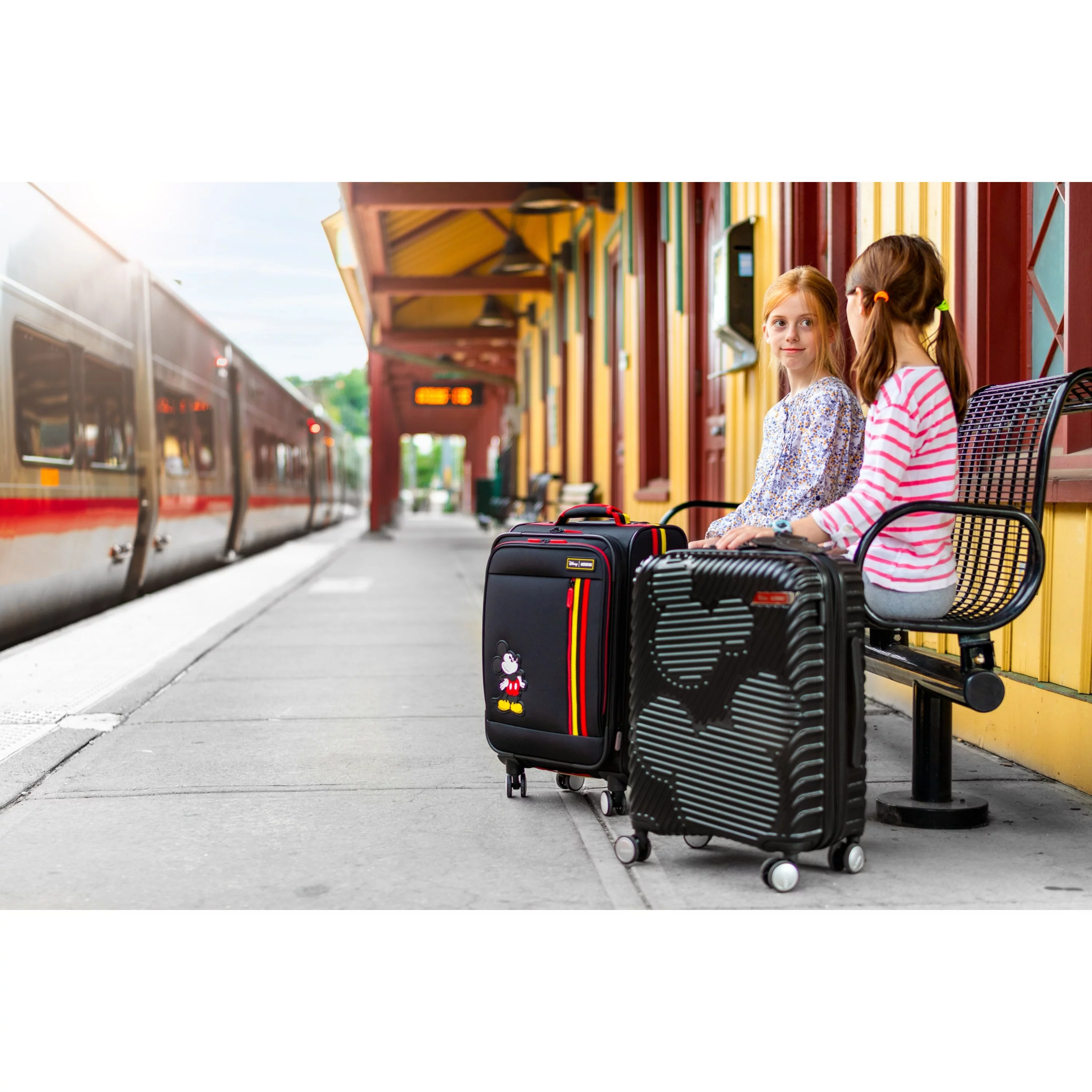 American Tourister Disney Mickey Mouse 21-inch Hardside Spinner, Carry-On Luggage, One Piece