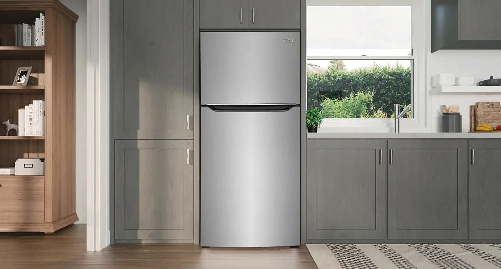 FRIGIDAIRE GALLERY 30 IN. 20.0 CU. FT. STAINLESS STEEL TOP FREEZER REFRIGERATOR - FGHT2055VF
