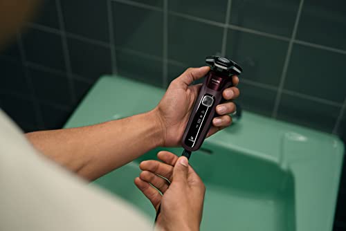 Philips Shaver Series 5000, Wet & Dry Electric Shaver with Cable-free Quick Clean Pod, S5882/50