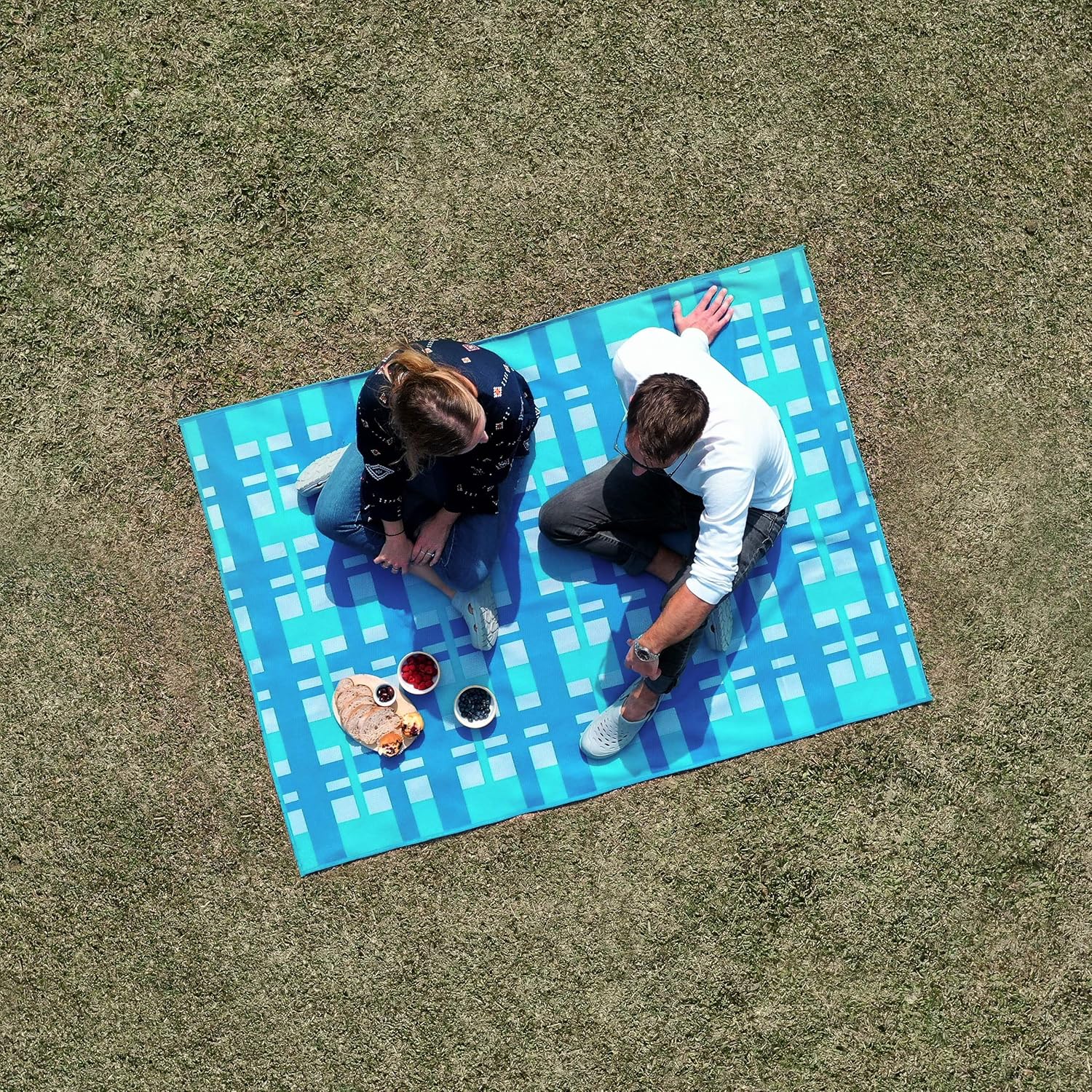 CGEAR Sand Free Picnic Mat – Patented Technology, Padded for Comfort, Quick Drying and Machine Washable – Comes with Convenient Carry Handle