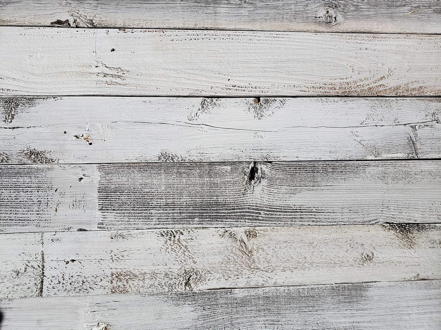 Real Wood - Reclaimed barn Wood Wall Paneling. Planks for Accent Walls- Easy Nail Up Application (46 Square feet)