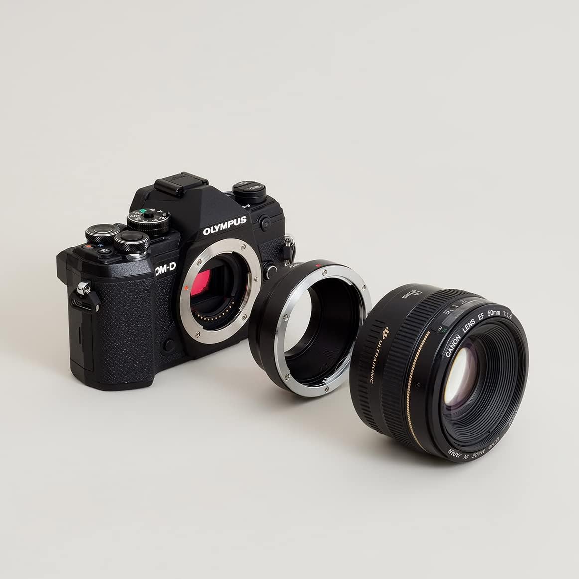 Urth Lens Mount Adapter: Compatible with Olympus OM Lens to Micro Four Thirds (M4/3) Camera Body