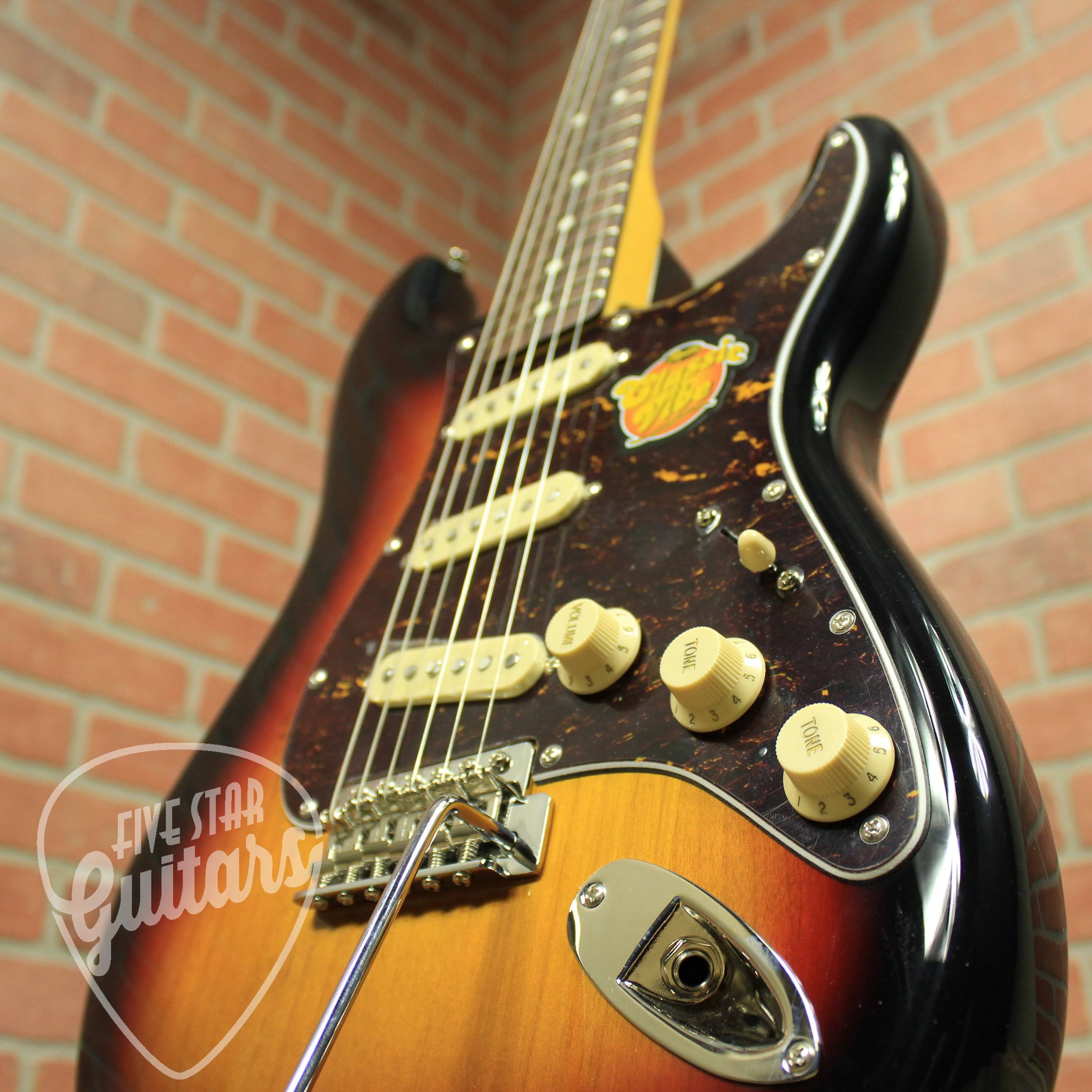 Squier Classic Vibe &60s Stratocaster, 3-Color Sunburst