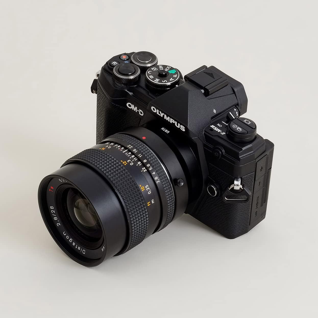 Urth Lens Mount Adapter: Compatible with Olympus OM Lens to Micro Four Thirds (M4/3) Camera Body