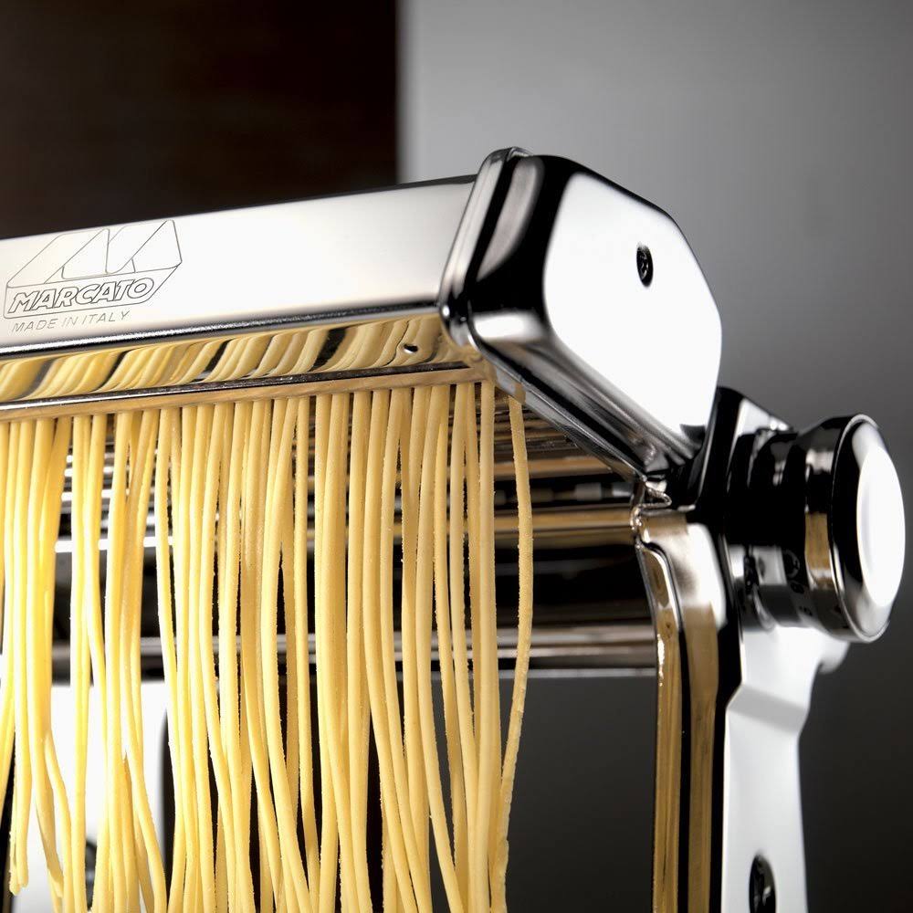 Marcato Atlas Pasta Machine, Includes 180-Millimeter Pasta Machine with Pasta Cutter, Hand Crank, and Instructions