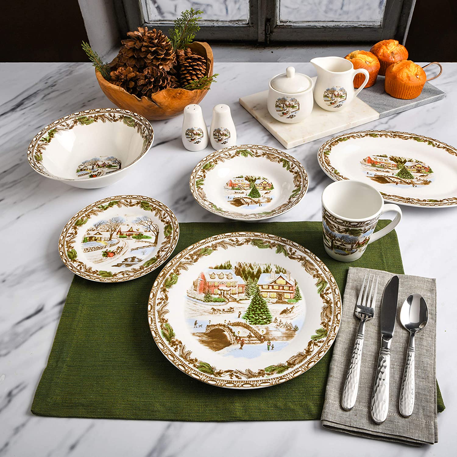 Christmas Toile 16 Piece Dinnerware Set, Multicolor -