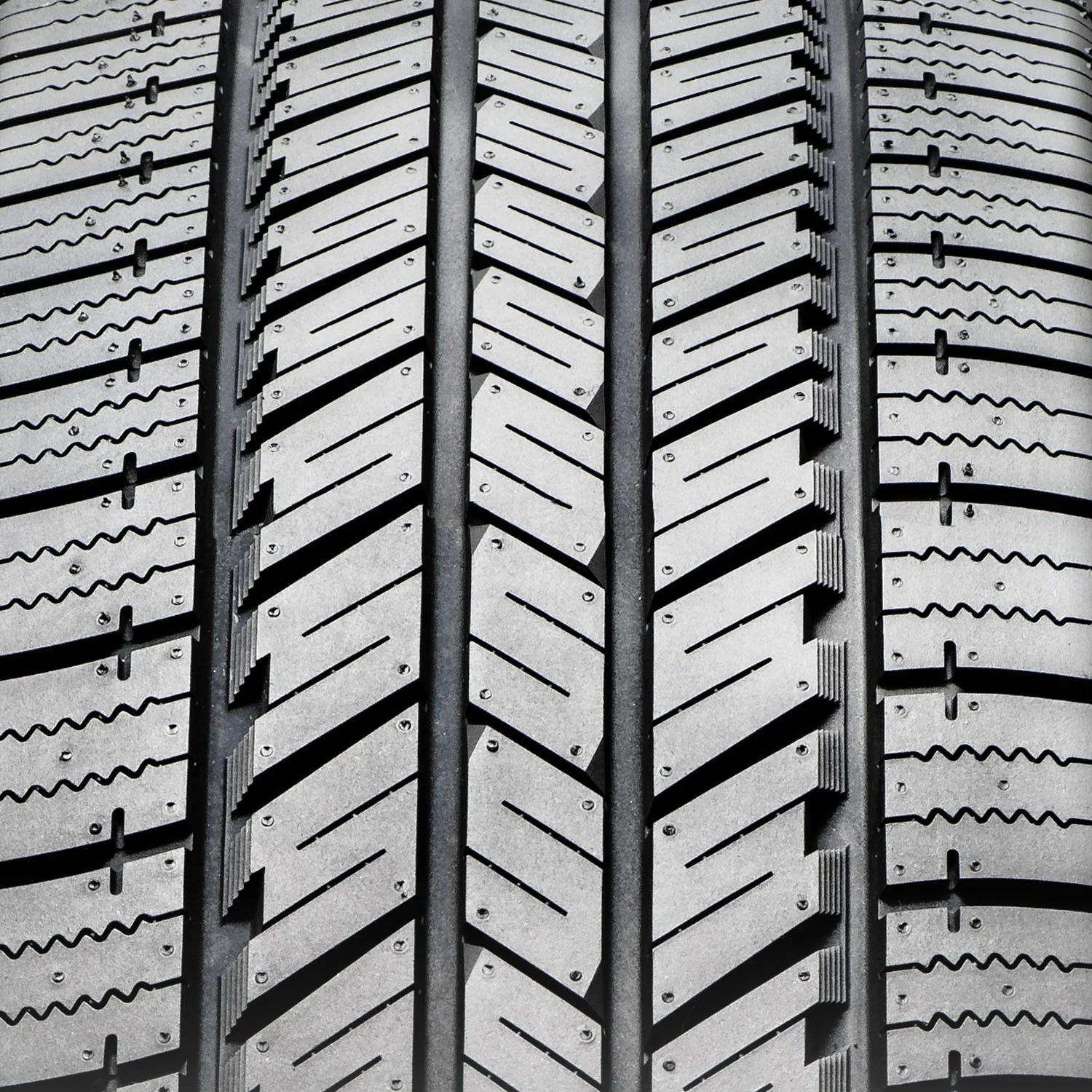 Set of 4 BlackHawk Hiscend-H HT01 265/60R18 110T Tires