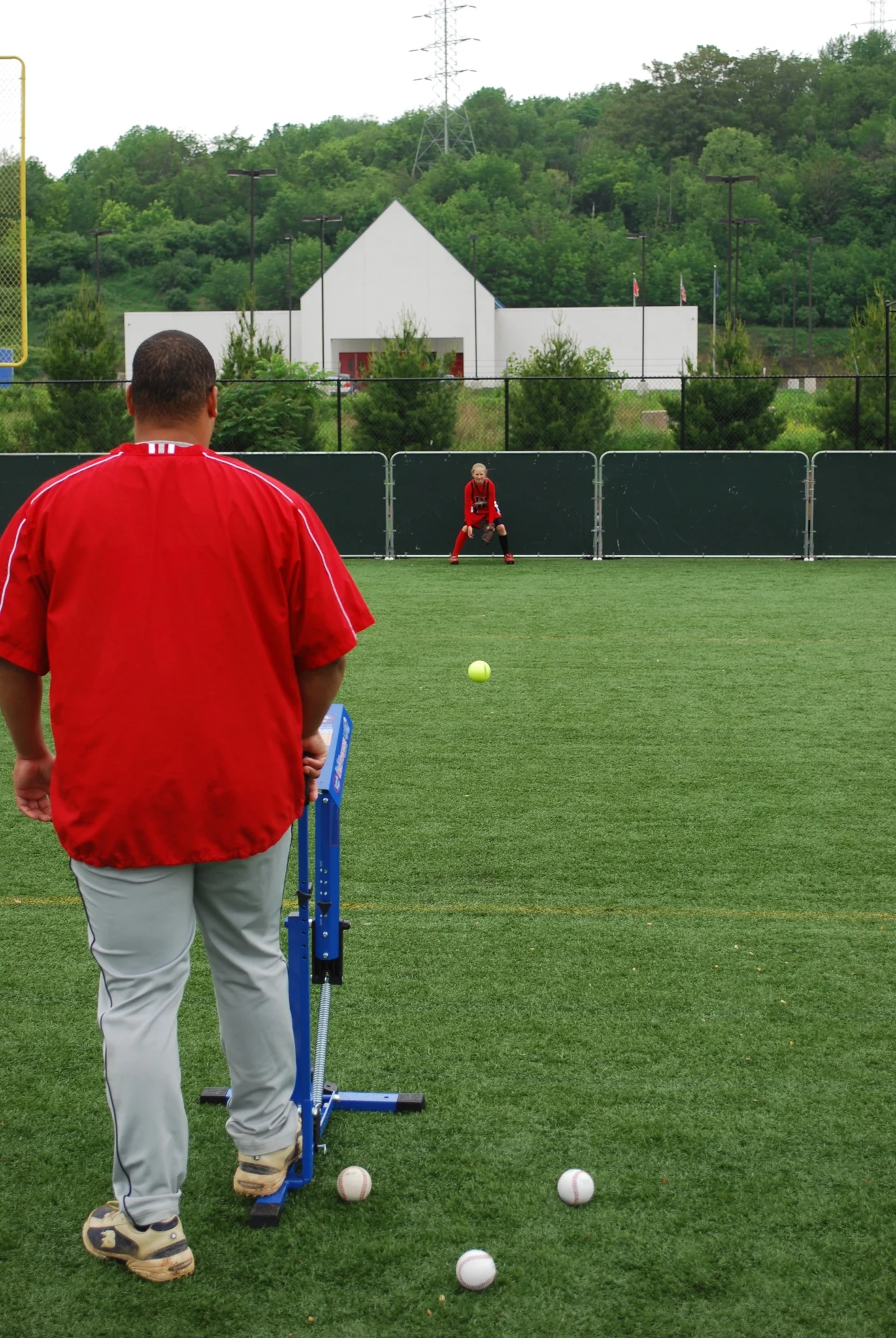 Louisville Slugger Blue Flame Pitching Machine L60111