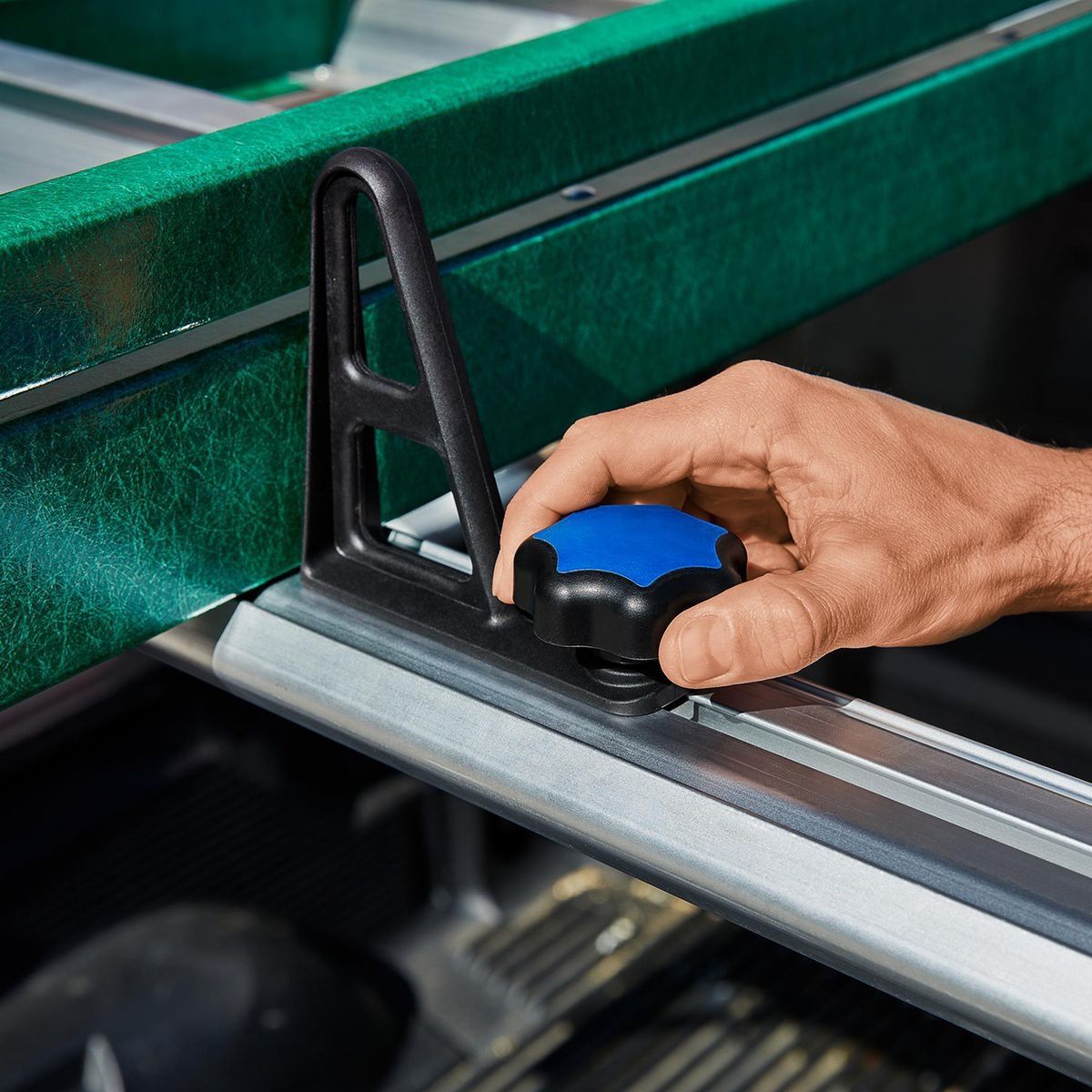 HAUL-MASTER 800 lb. Universal Aluminum Truck Rack