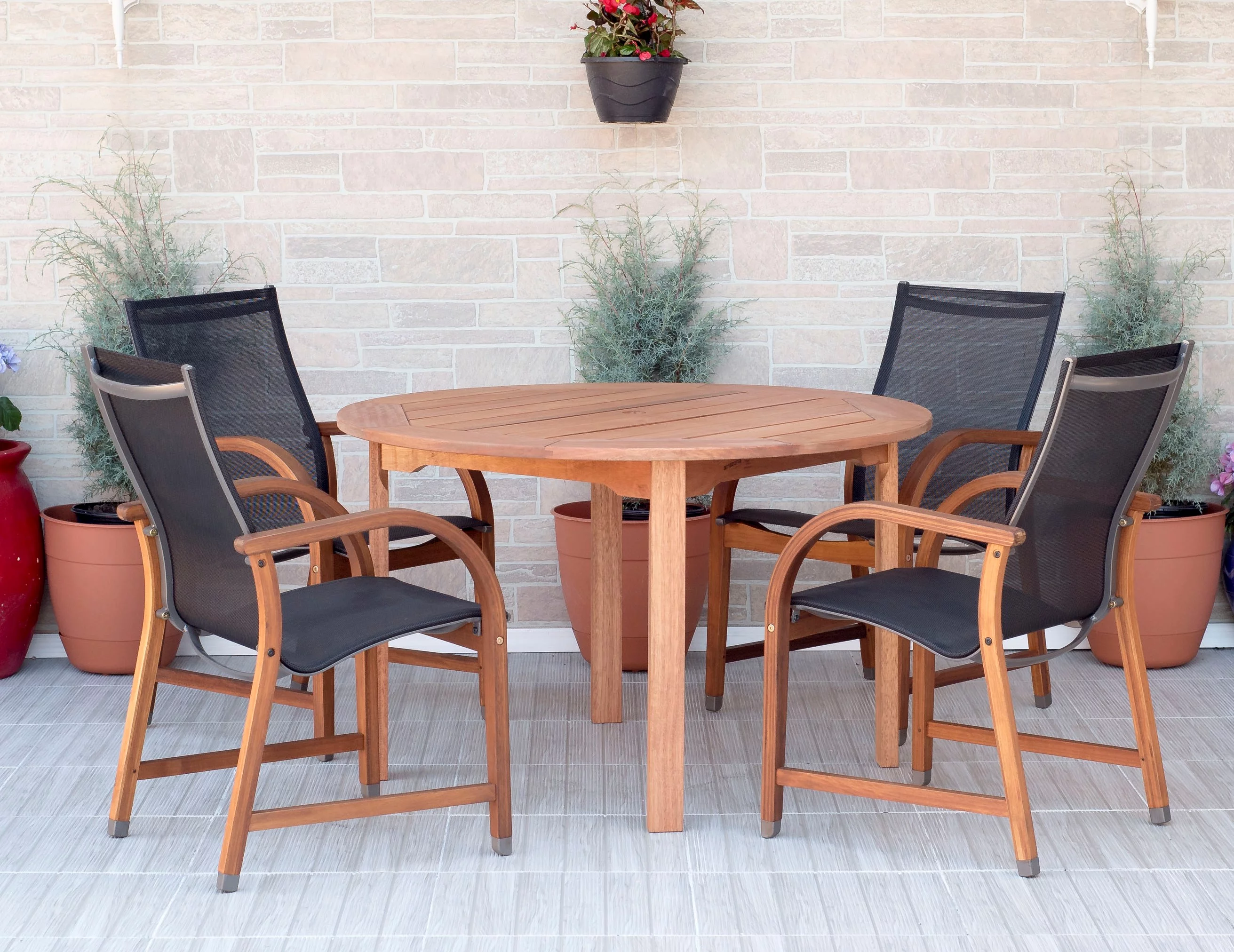 Bahamas 5-Piece Round Patio Dining Set, Eucalyptus Wood, Ideal for Outdoors and Indoors