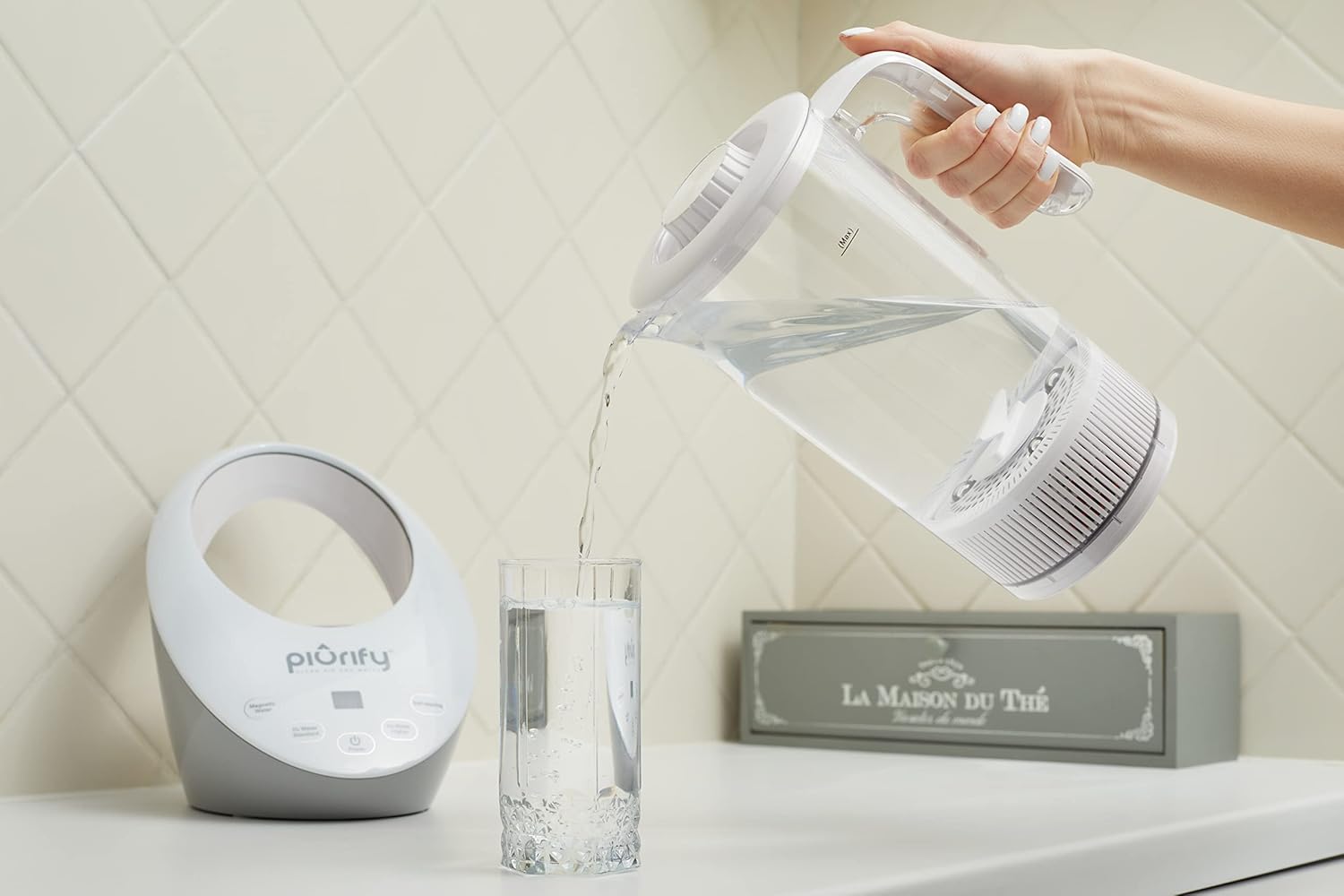 Hydrogen Alkaline Water Pitcher - Rich Hydrogen Water Generator Electrolysis Jug with SPE and PEM Concentrator Technology. Improved Purified Water PH Levels and Filtered with Calcium Sulfite.