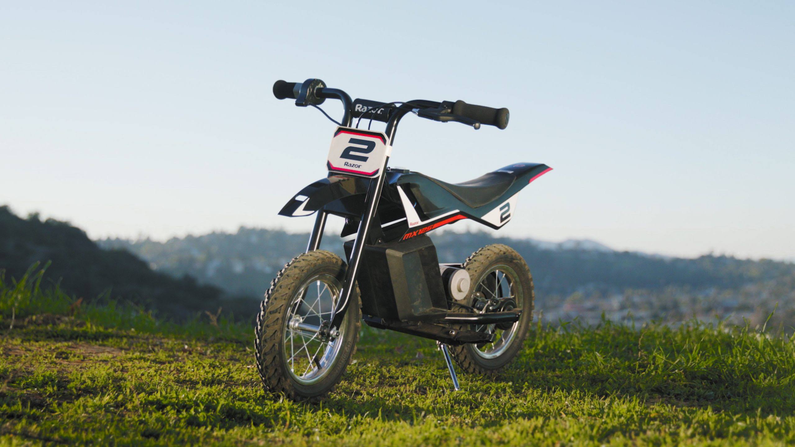 Razor Dirt Rocket MX125 Electric-Powered Ride on Dirt Bike - Ages 7+