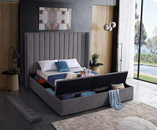 Meridian Furniture Kiki Collection Modern | Contemporary Velvet Upholsterd Bed with Channel Tufting, Siderails and Footboard Storage Compartments, Full, Cream