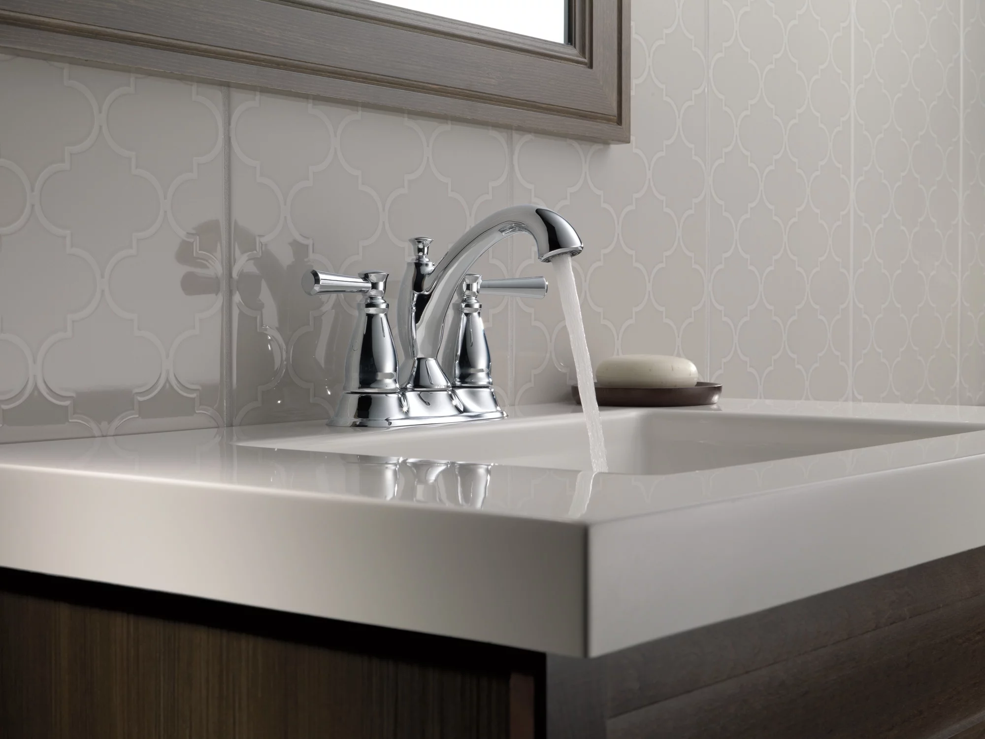 Delta Linden Two Handle Centerset Bathroom Faucet with Metal Drain Assembly in Chrome 2593-MPU-DST