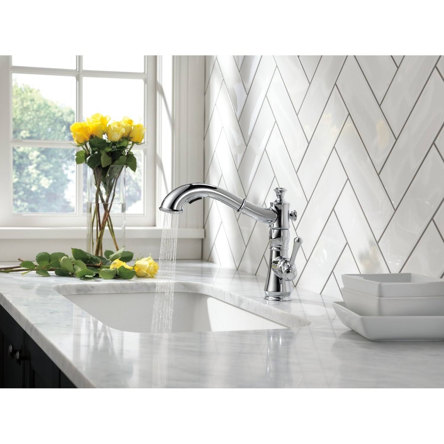 Delta 4197-DST Cassidy Chrome Single Handle Pull-Out Kitchen Faucet