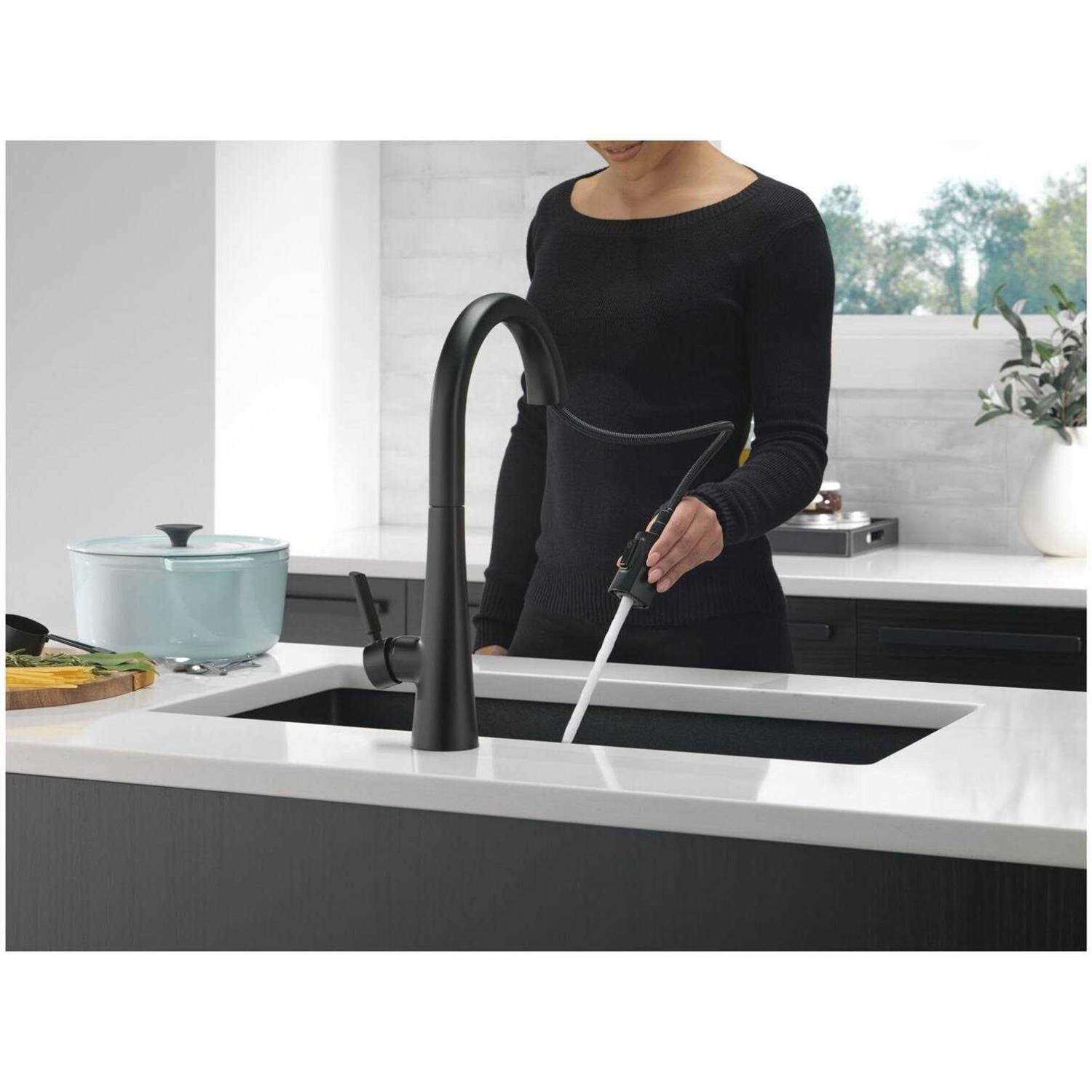 Delta Monrovia Single Handle Pull-Down Kitchen Faucet 9191-CZ-PR-DST - Shop Hardware Tools Online Store