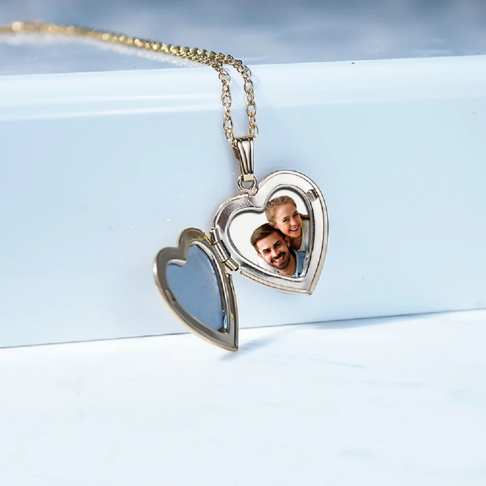 Picturesongold.Com "Valentines" Sweetheart Locket Necklace Pendants - 3/4 inch X 3/4 inch in Solid 14K Yellow Gold