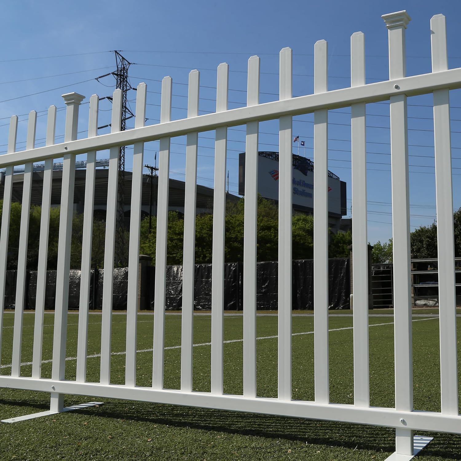 Zippity 42" H x 92" W Lightweight Portable Vinyl Picket Fence Kit w/Metal Base and 30" x 56.5" No Dig Madison Vinyl Picket Fence, 2 Panels