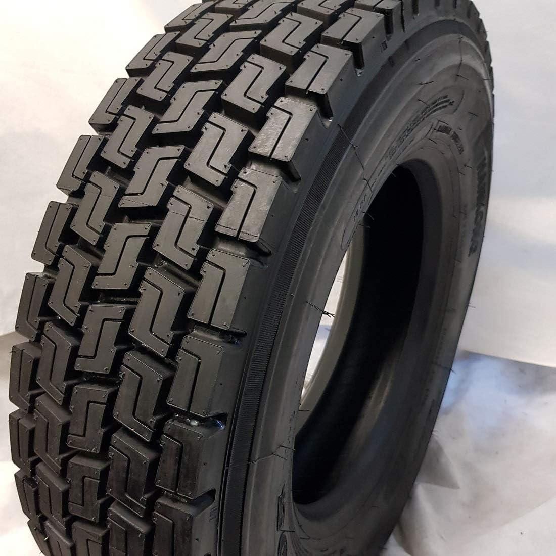 (1-TIRE) 235/75R17.5 ROAD CREW D905 DRIVE 16 PLY 132/130/M STEER ALL POSITIONS Premium Heavy Duty TRUCK 23575175